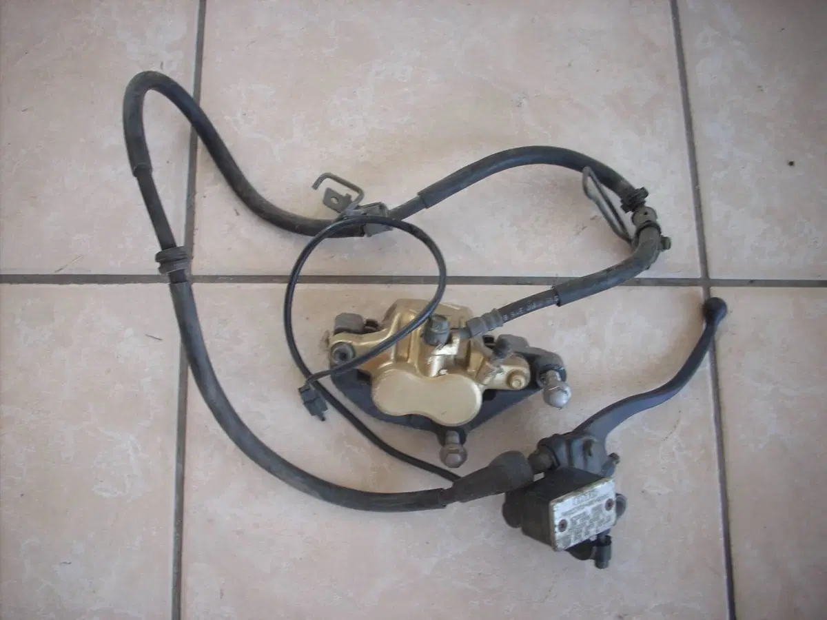 Ricambi Usati Yamaha Majesty 250 4T Scooter Compon (16)