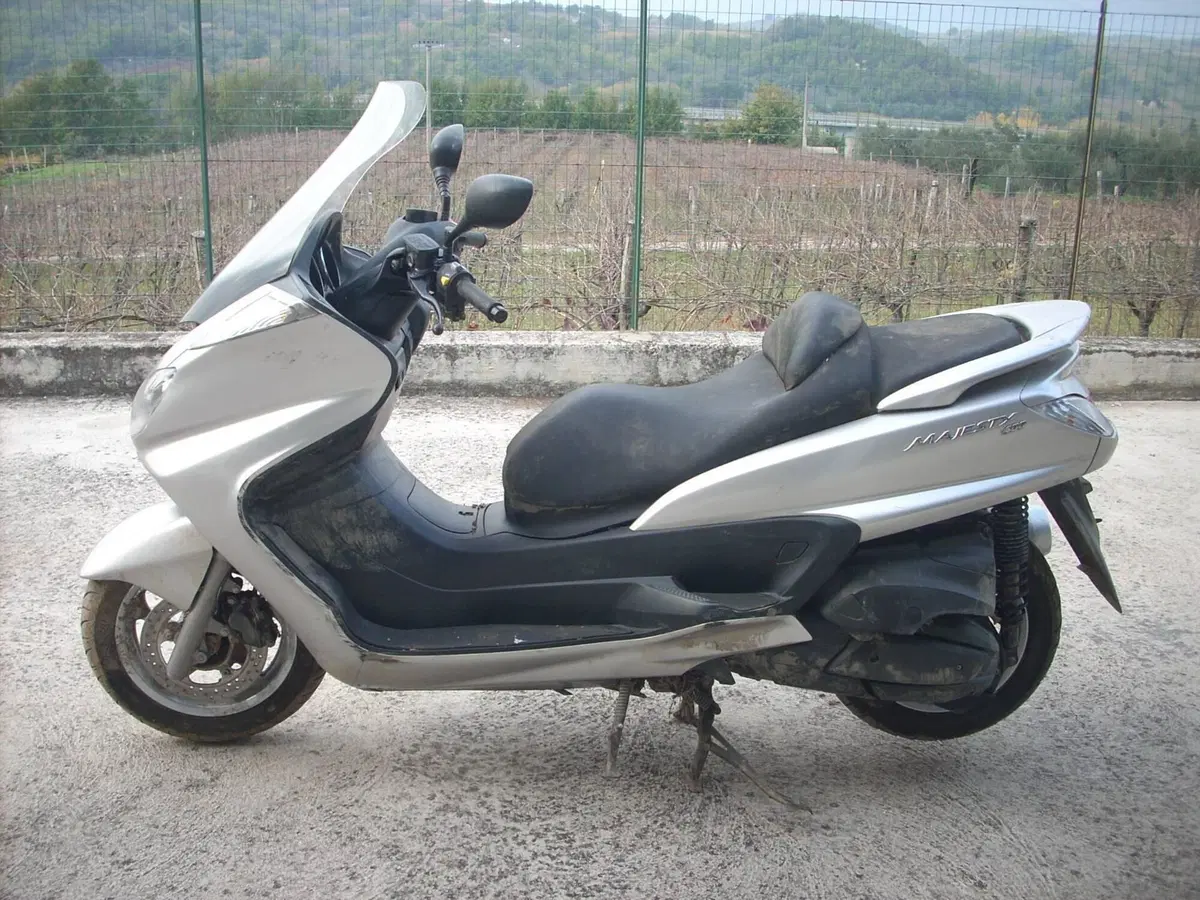 Ricambi Usati Yamaha Majesty 400 4T Scooter Compon (2)