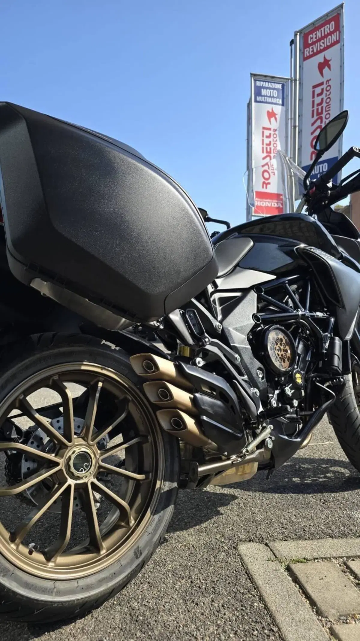 MV Agusta Turismo Veloce 800 Lusso SCS (2021 - 26) (9)