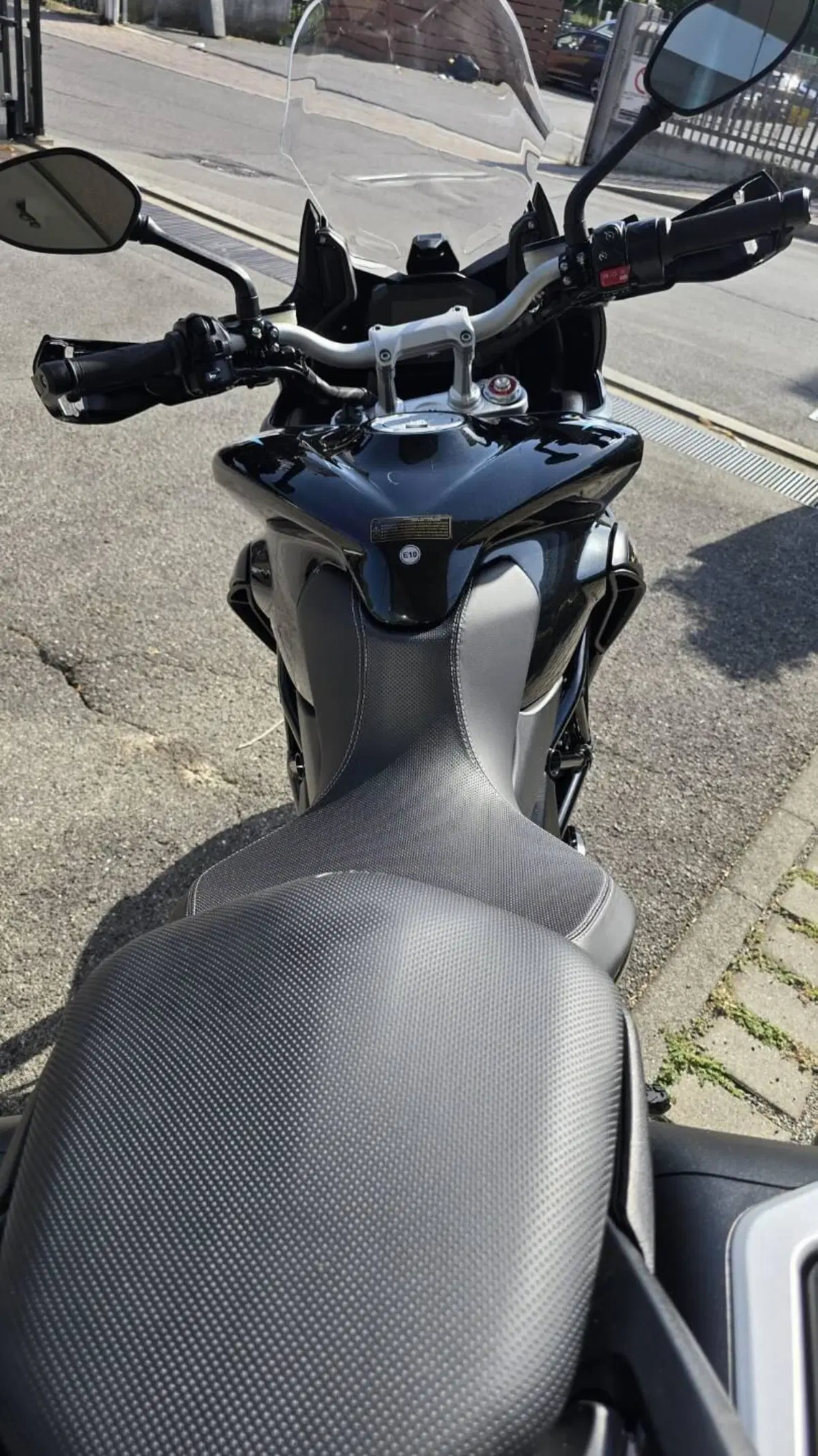 MV Agusta Turismo Veloce 800 Lusso SCS (2021 - 26) (11)