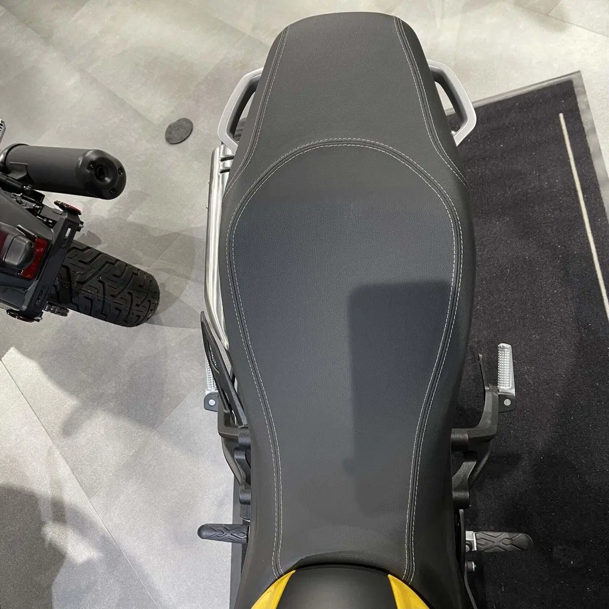 Voge Trofeo 350AC (2022 - 26) (4)