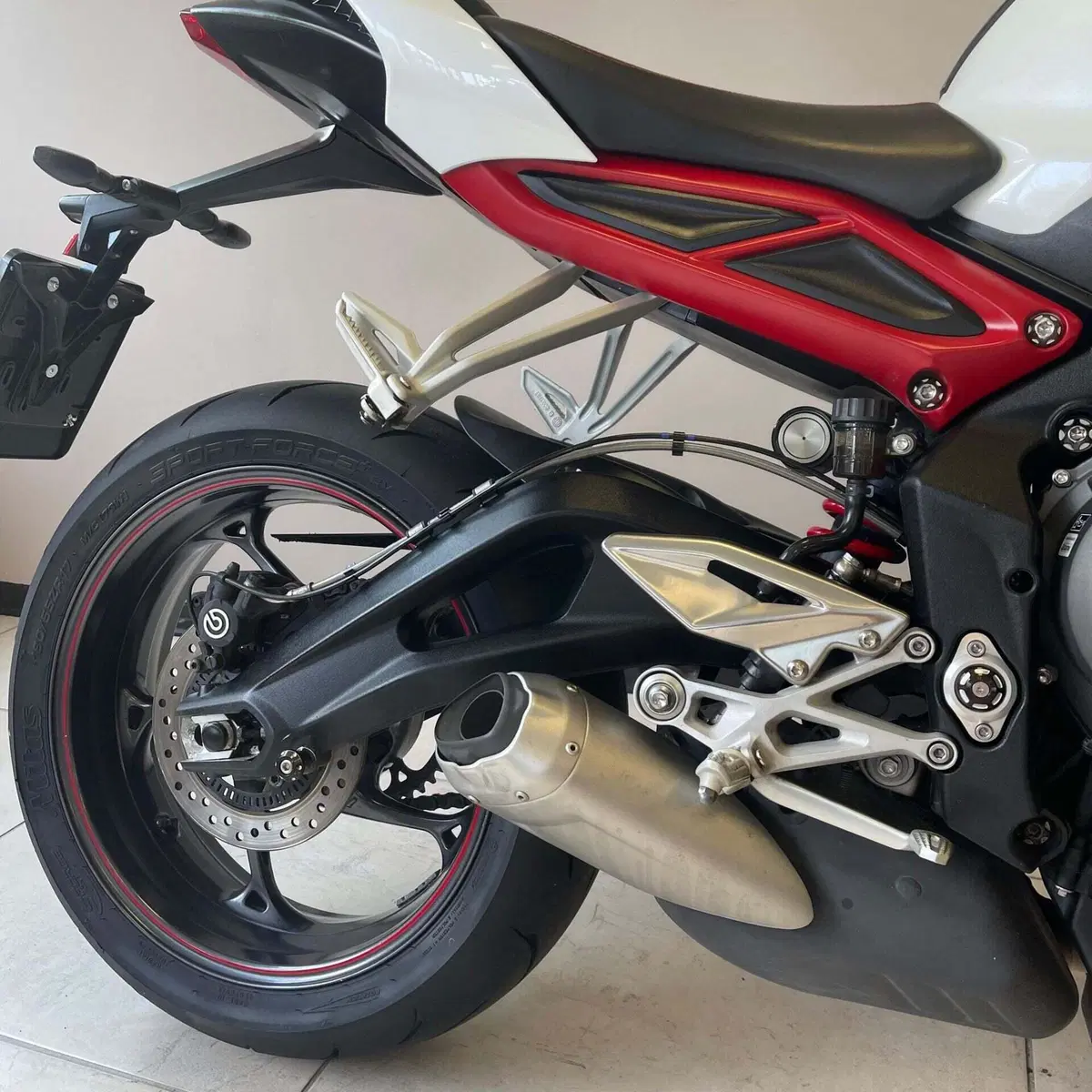 Triumph Street Triple ABS (2013 - 17) (5)