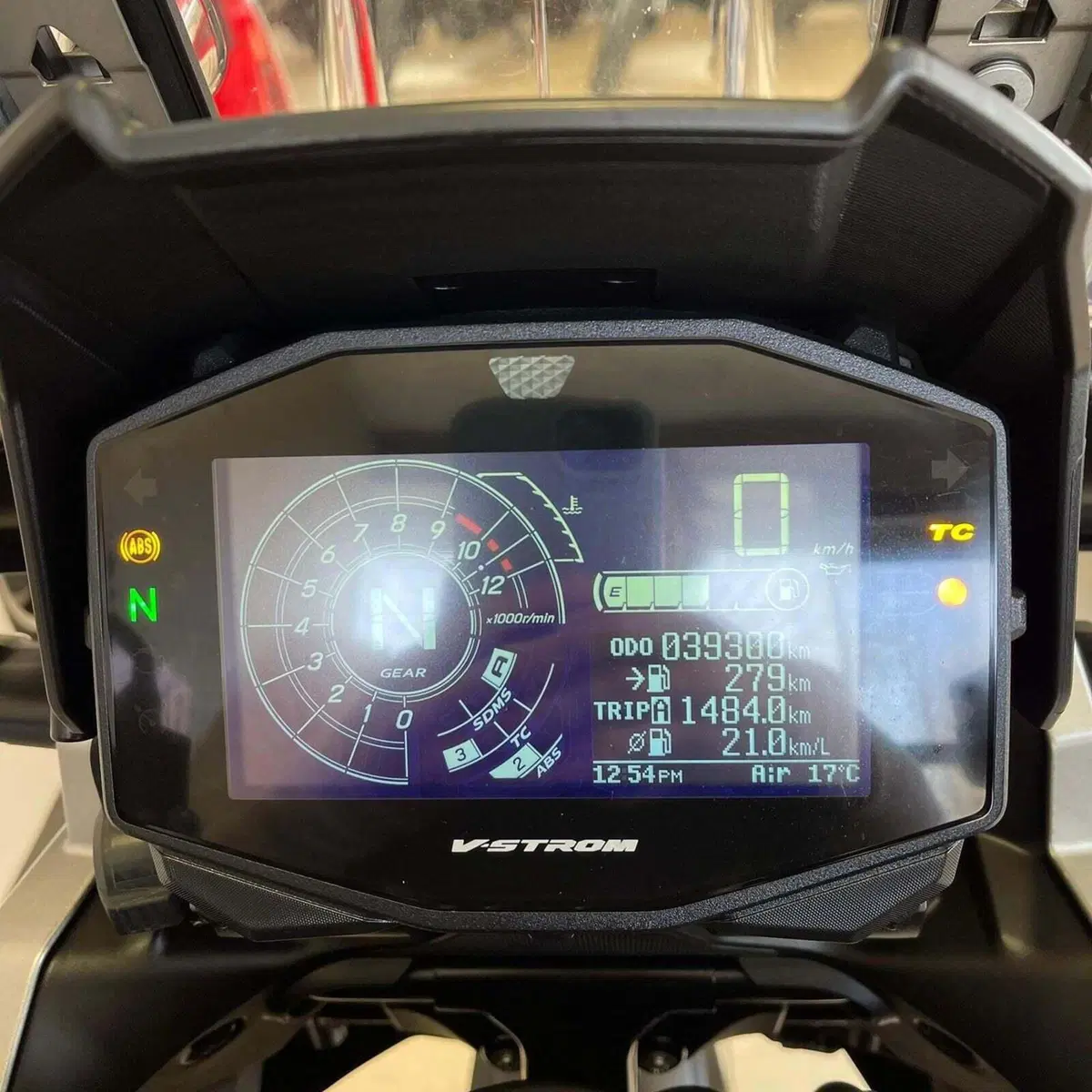 Suzuki V-Strom 1050XT (2020 - 23) (2)