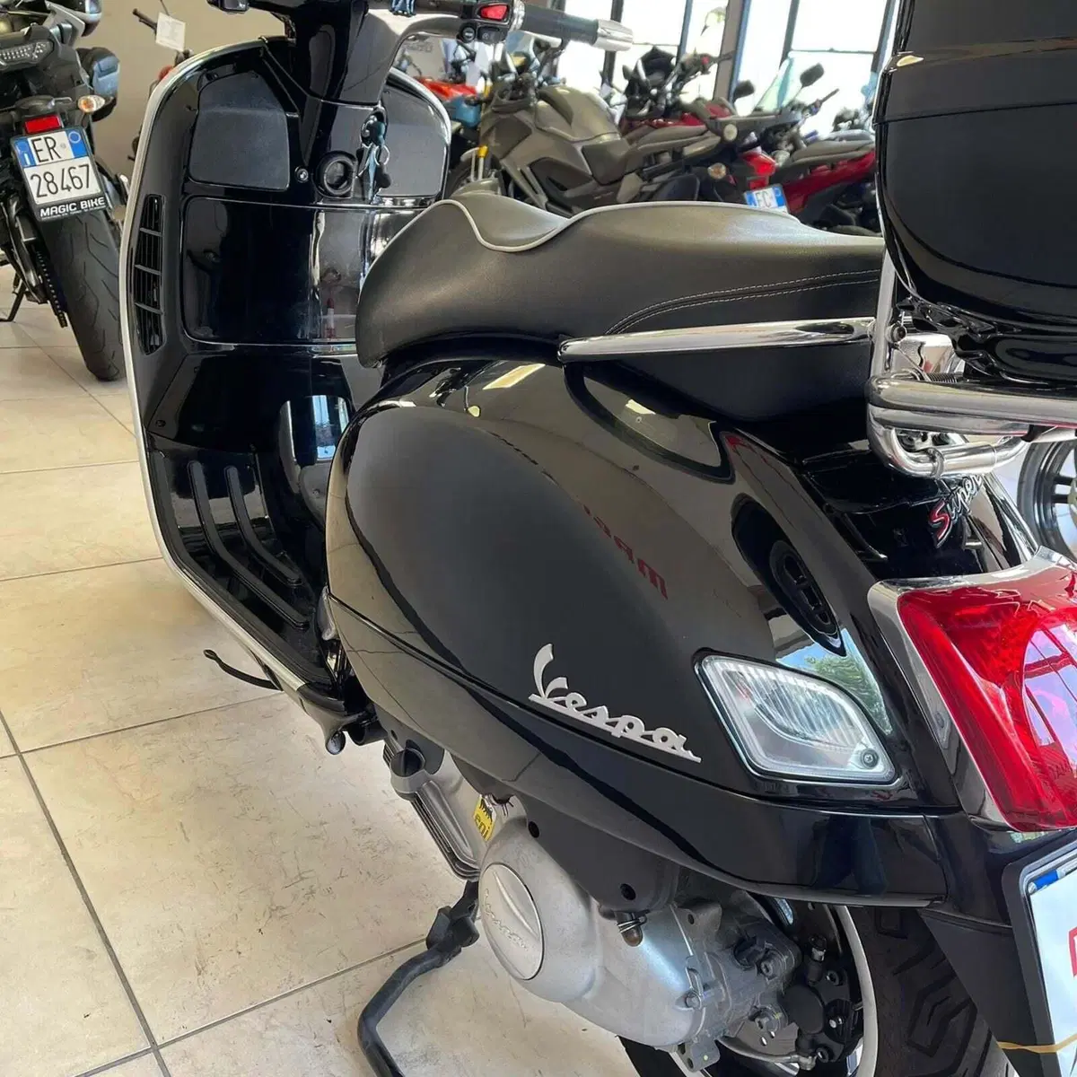 Vespa GTS 300 Super (2008 - 16) (8)