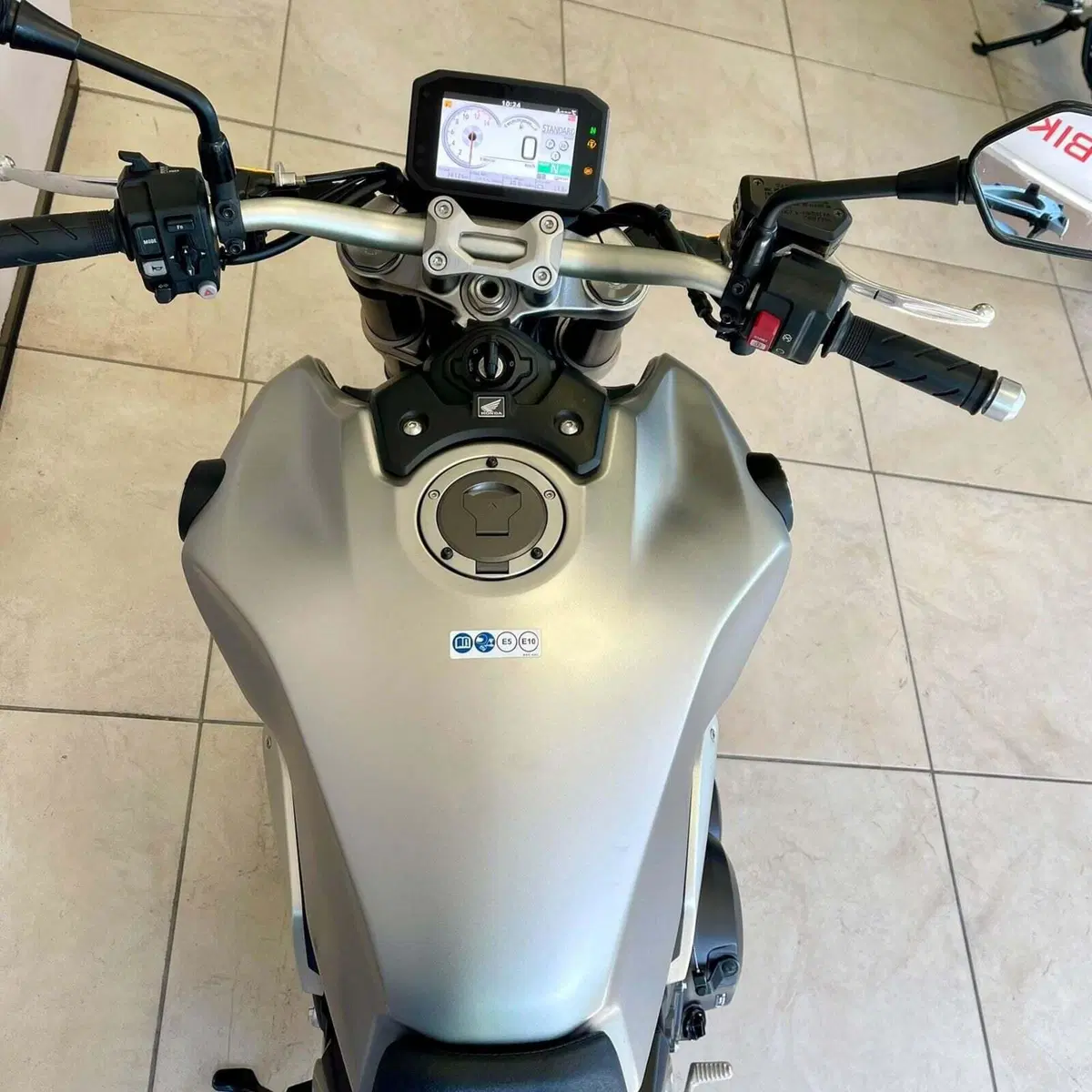 Honda CB 1000 R (2021 - 25) (3)