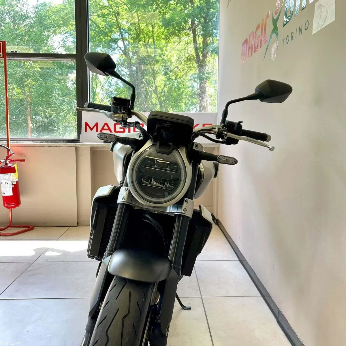 Honda CB 1000 R (2021 - 25) (4)