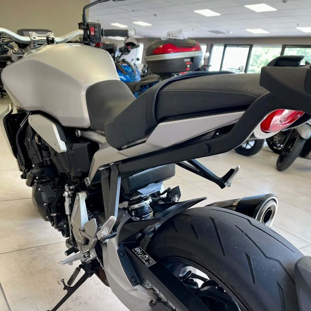 Honda CB 1000 R (2021 - 25) (8)
