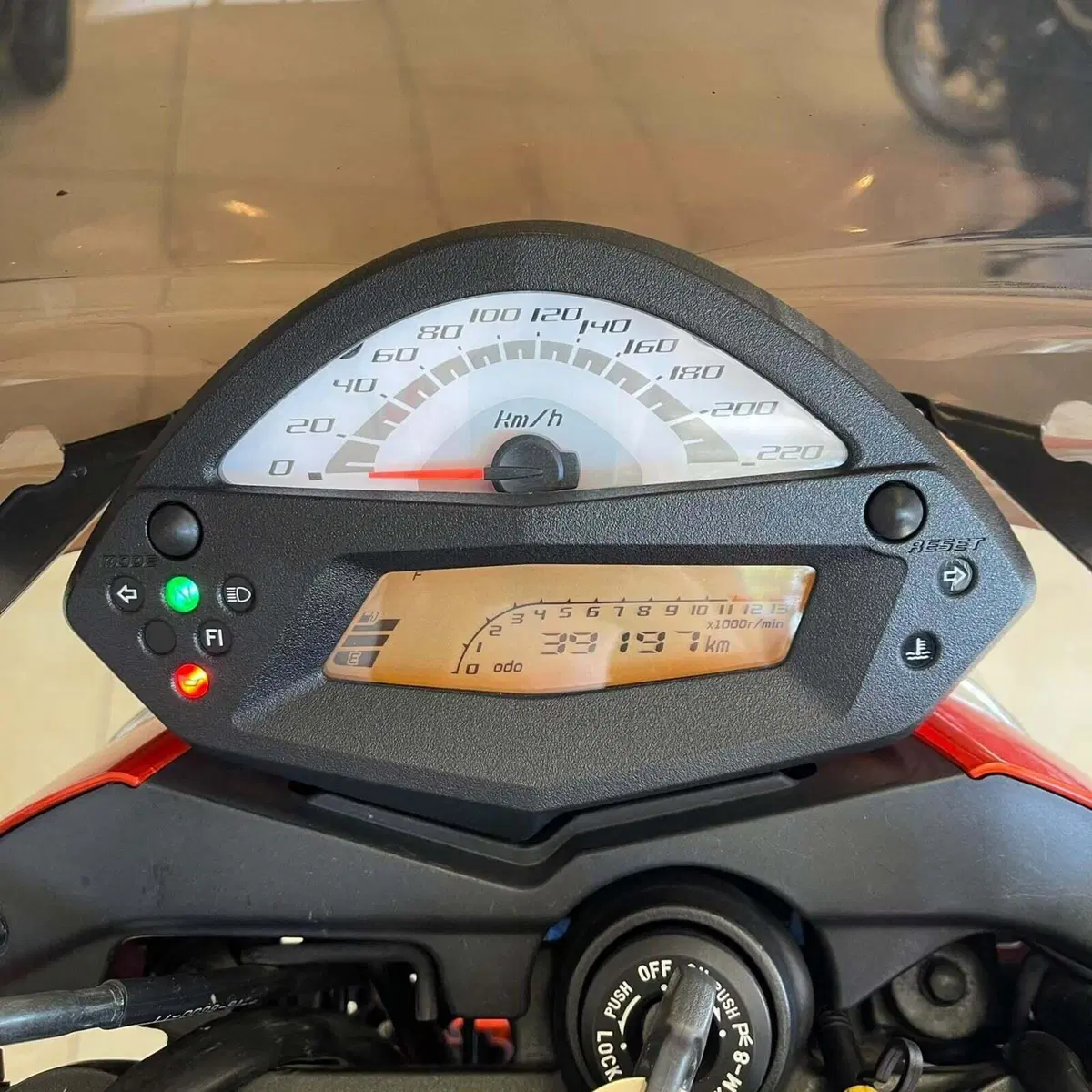 Kawasaki ER-6N (2009 - 11) (2)