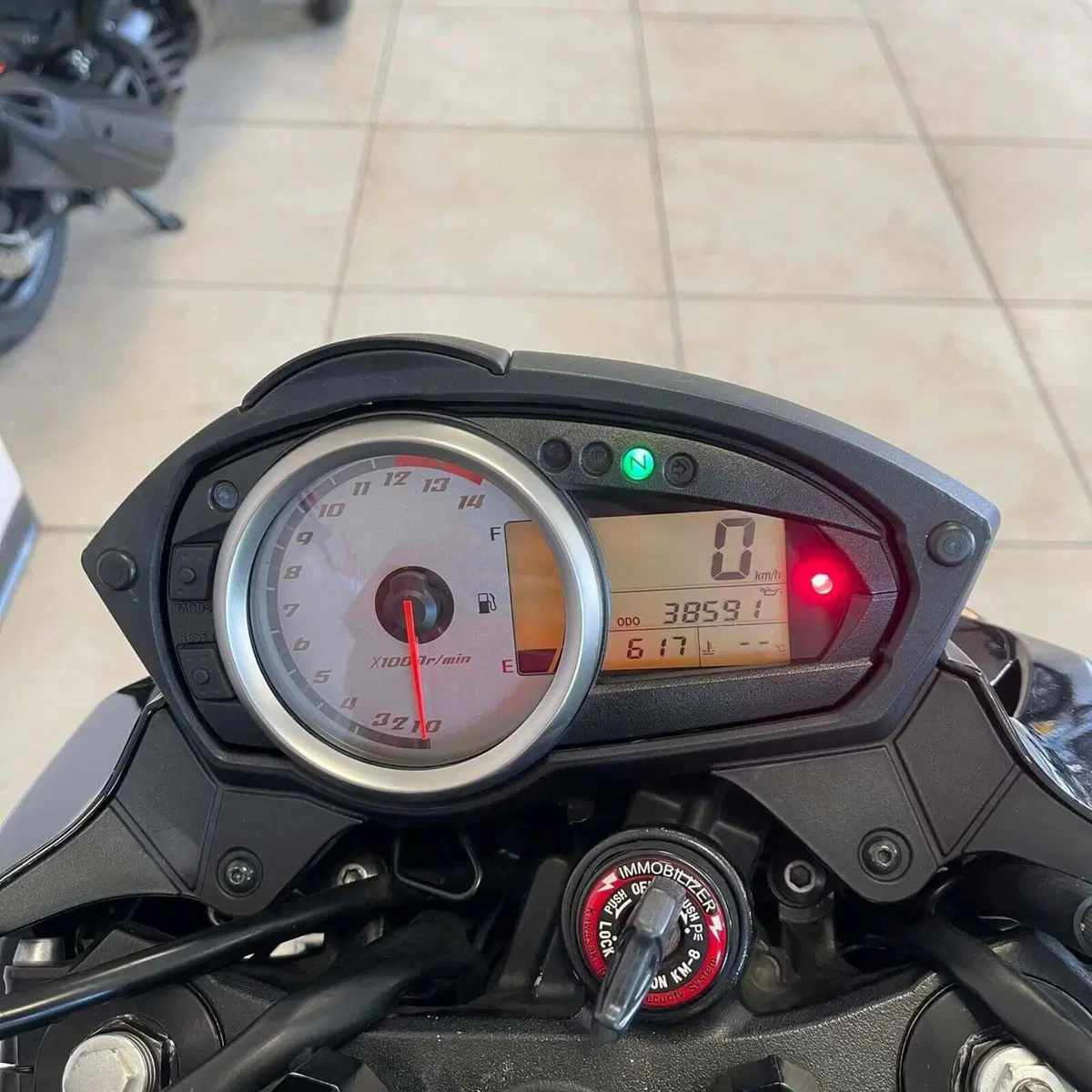 Kawasaki Z 750 (2007 - 14) (2)
