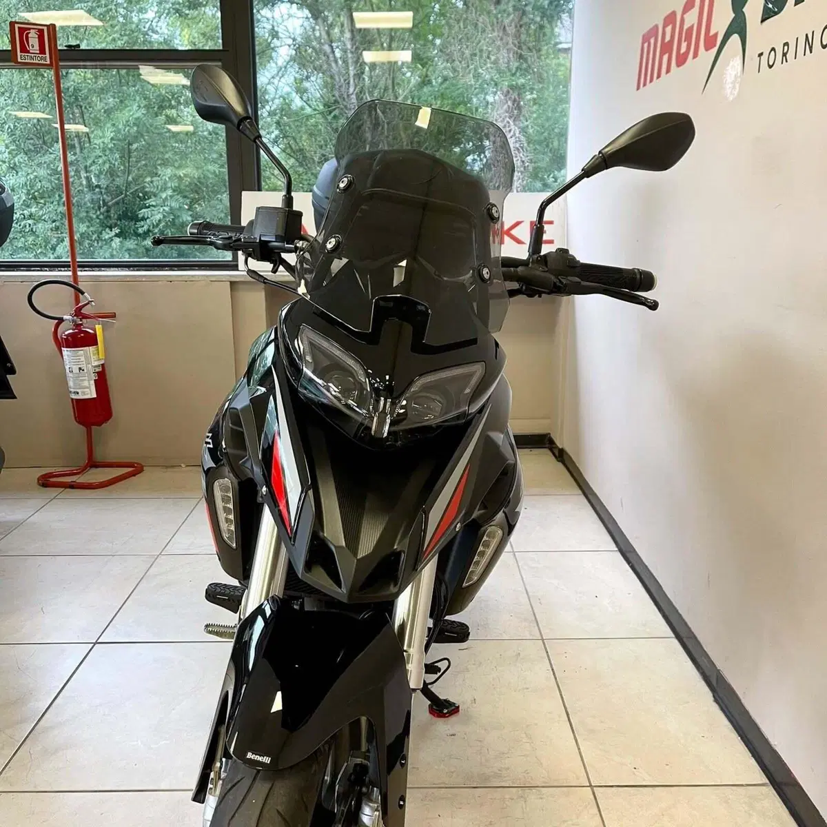 Benelli TRK 251 (2022 - 25) (3)