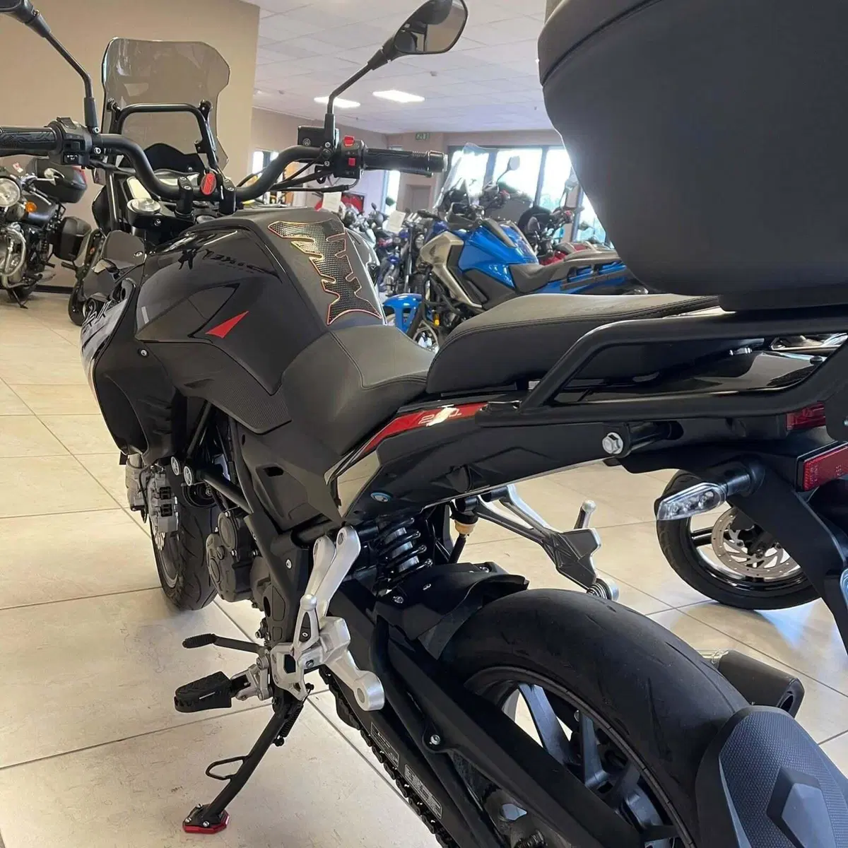 Benelli TRK 251 (2022 - 25) (7)