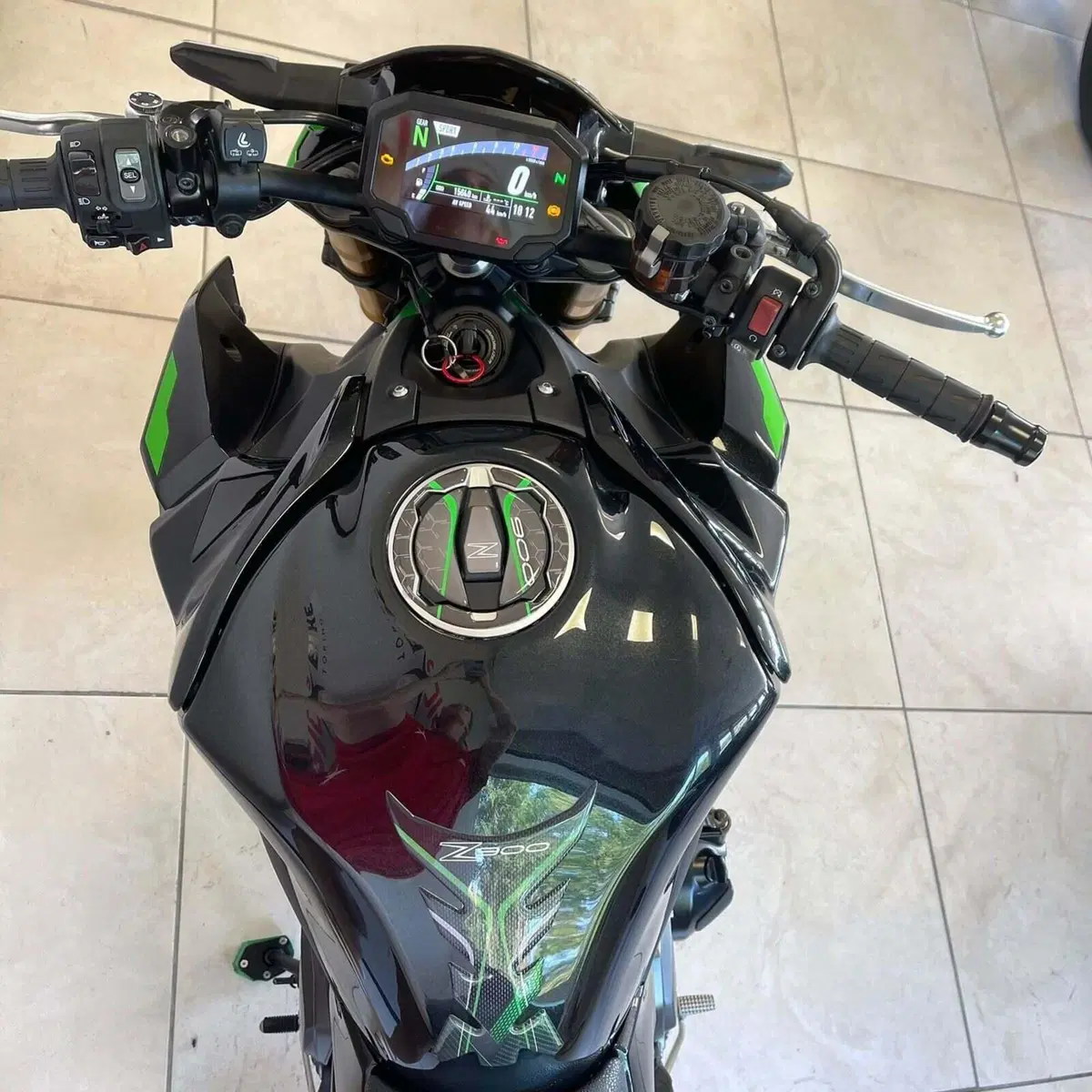 Kawasaki Z 900 SE (2022 - 24) (3)