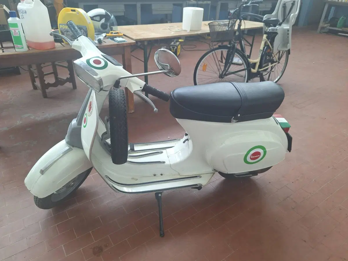 Piaggio Vespa 50 Special (4)