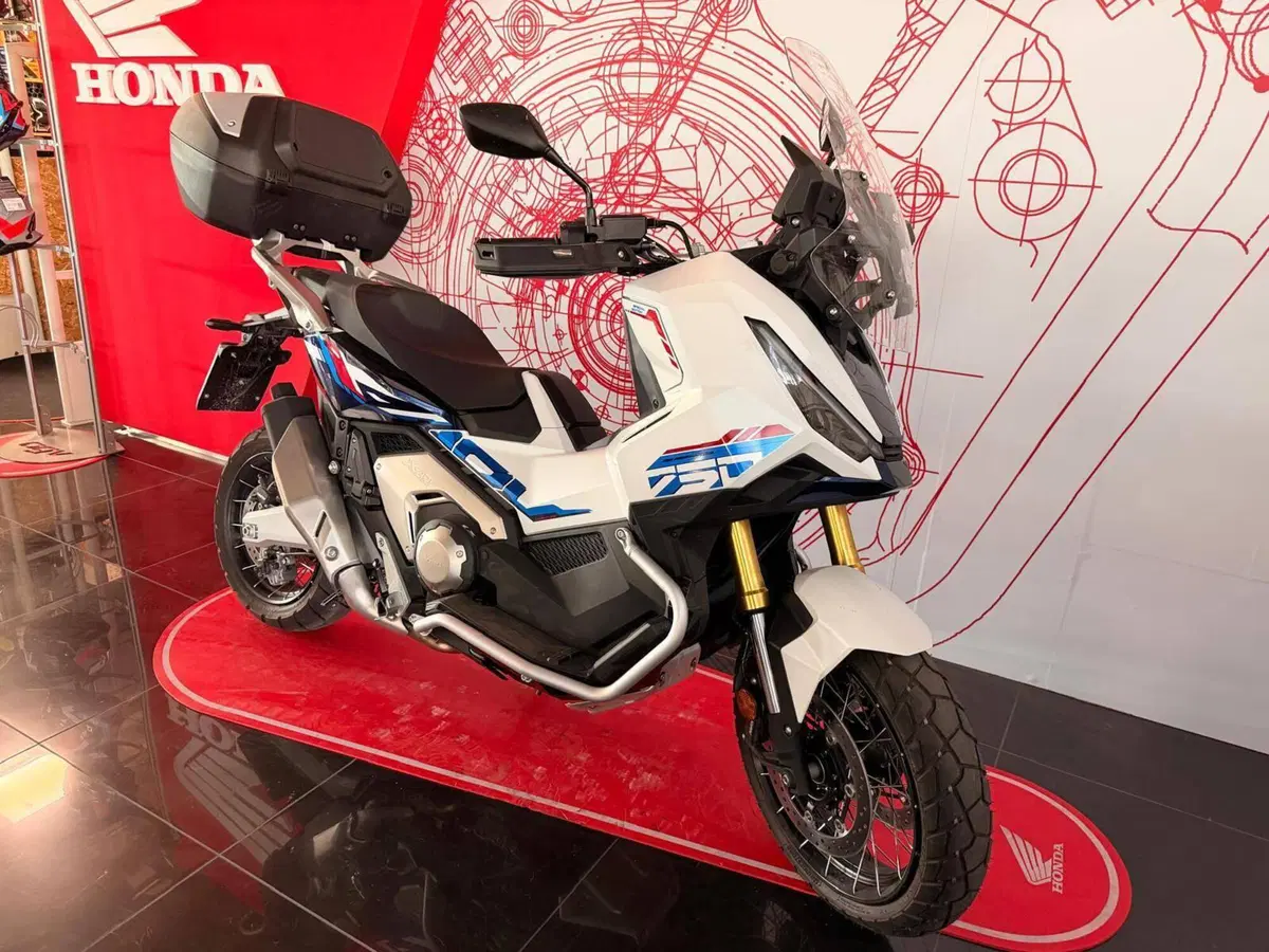 Honda X-ADV 750 Special Edition Travel (2026) (2)