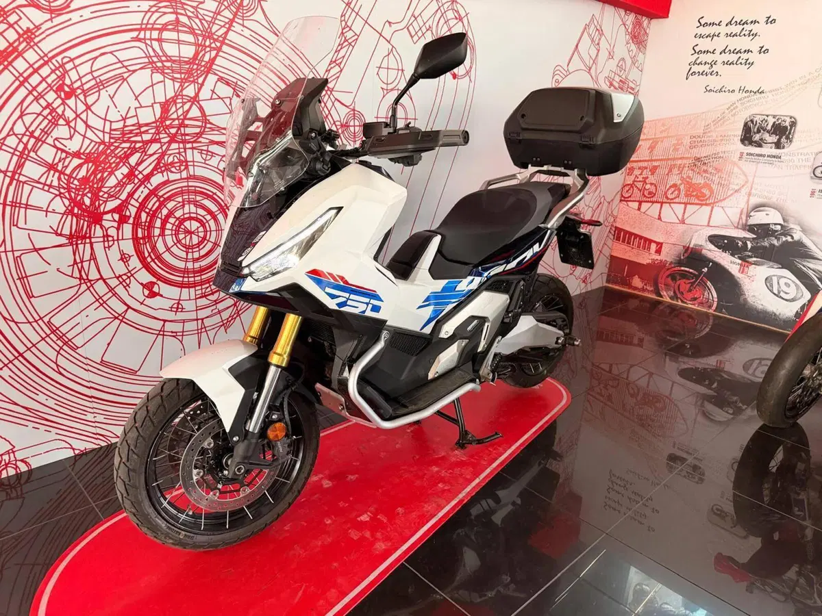 Honda X-ADV 750 Special Edition Travel (2026) (4)