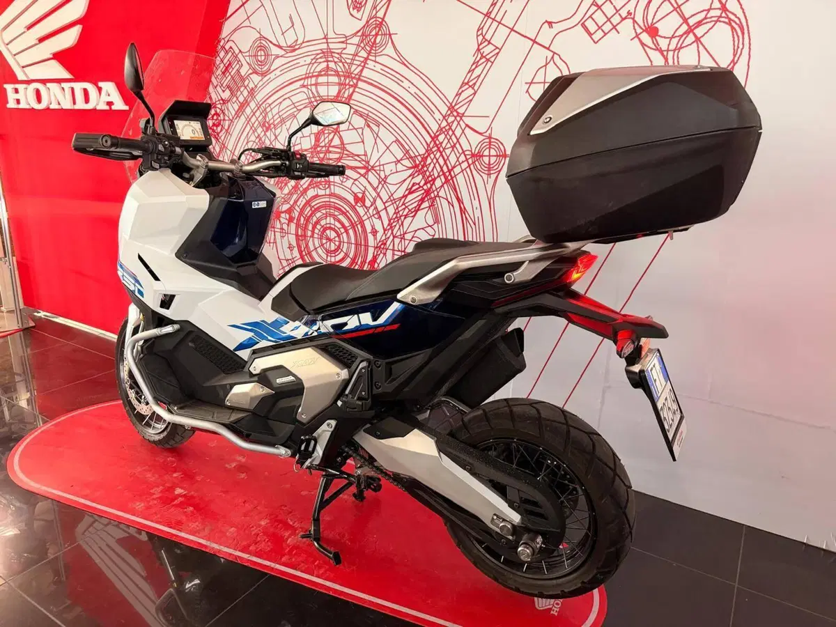 Honda X-ADV 750 Special Edition Travel (2026) (6)