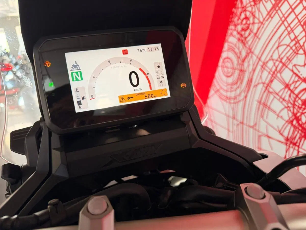 Honda X-ADV 750 Special Edition Travel (2026) (8)