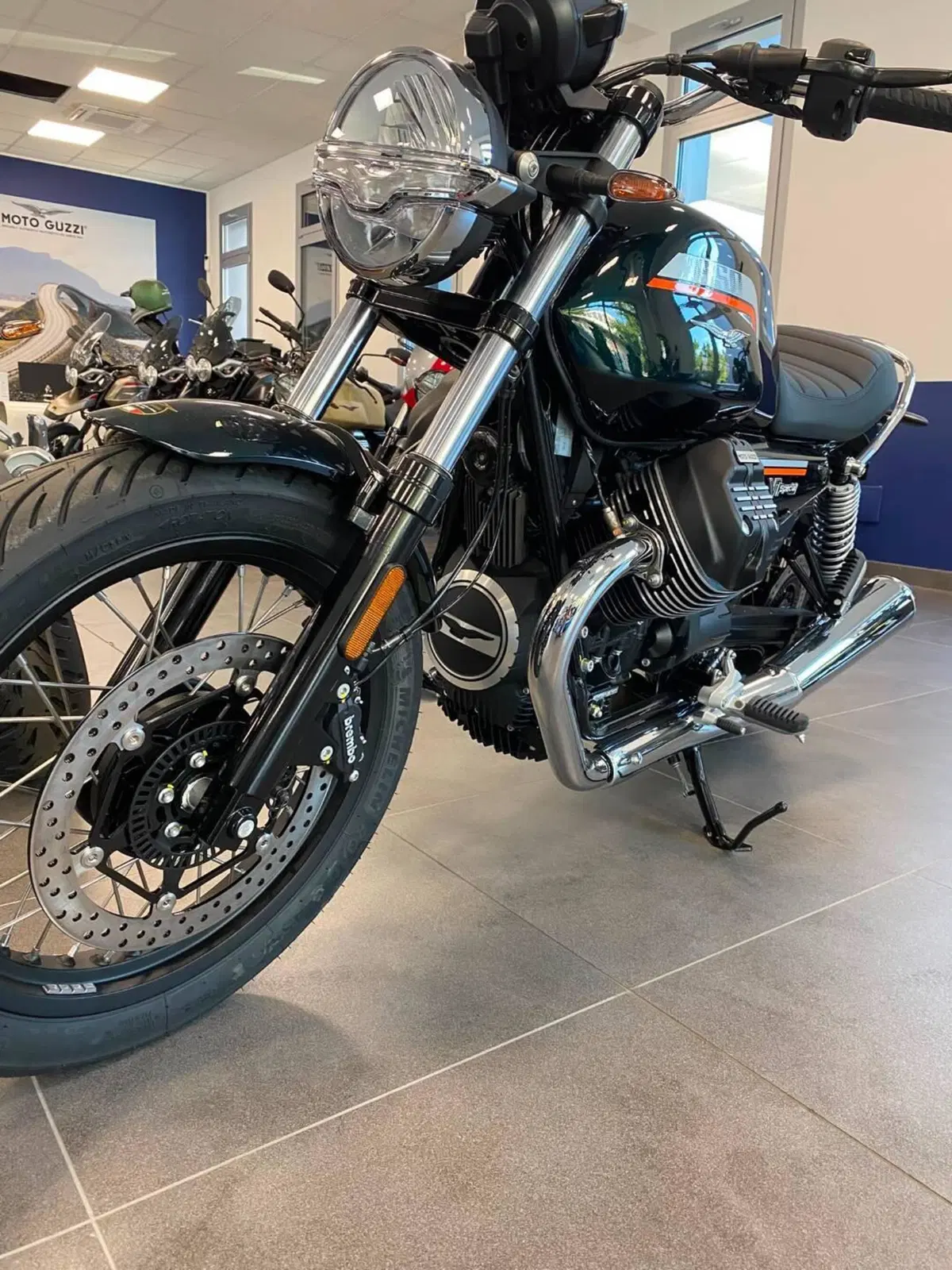 Moto Guzzi V7 Special (2025 - 26) (2)
