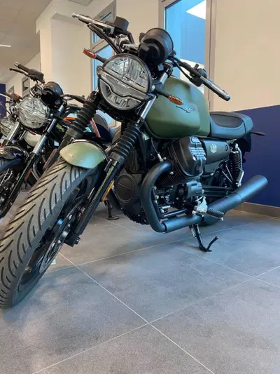 Moto Guzzi V7 Stone (2025 - 26) nuova