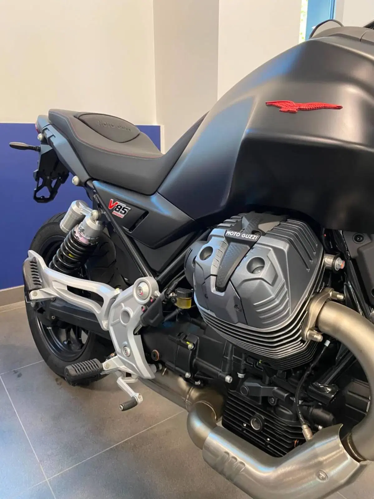 Moto Guzzi V85 Strada (2024 - 26) (2)