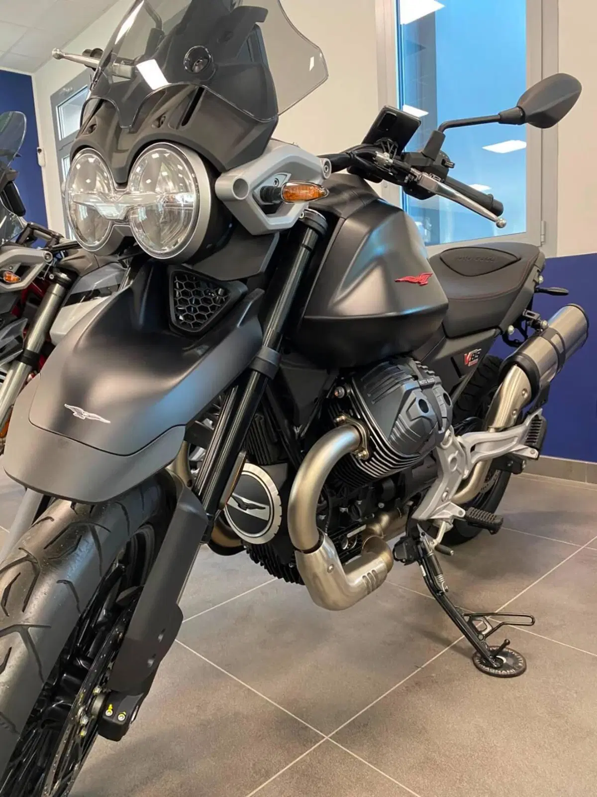 Moto Guzzi V85 Strada (2024 - 26) (4)