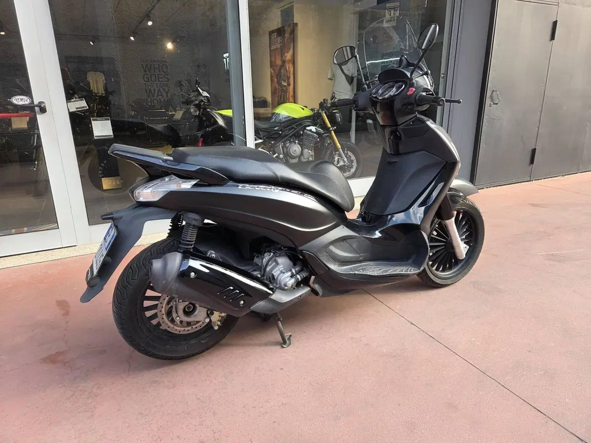 Piaggio Beverly 300 i.e. (2010 - 16) (4)