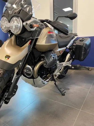 Moto Guzzi V85 TT Travel (2024 - 26) nuova