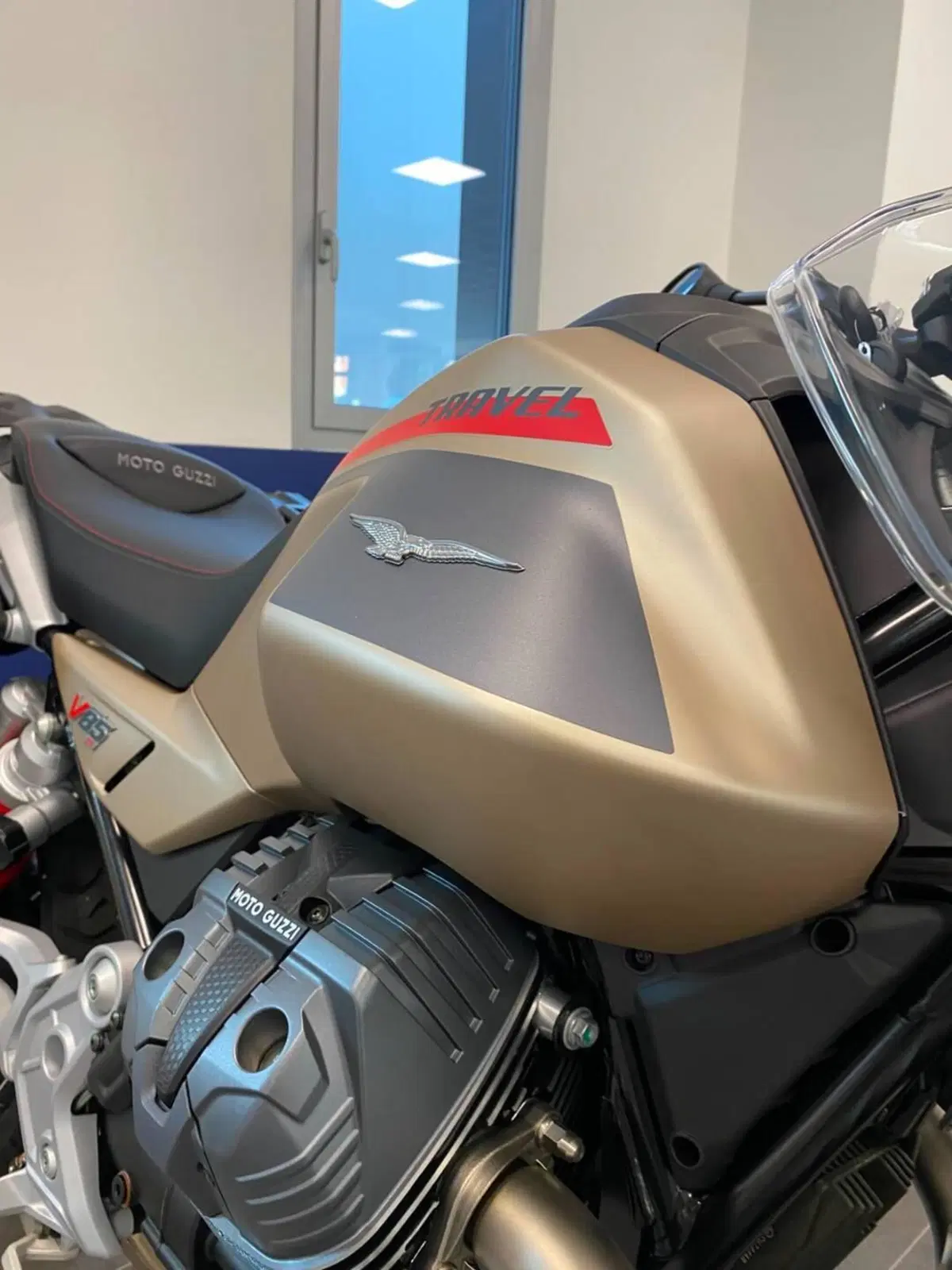 Moto Guzzi V85 TT Travel (2024 - 26) (4)