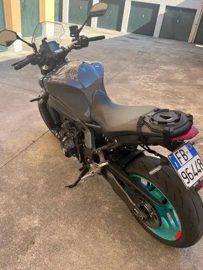 Yamaha MT-09 (2021 - 23) usata