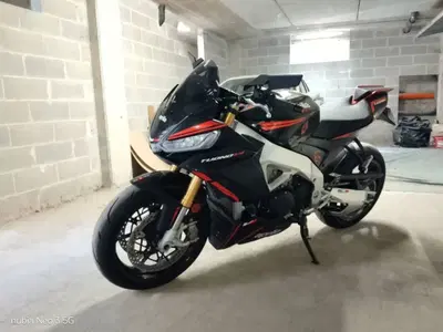 Aprilia Tuono V4 (2021 - 24) usata