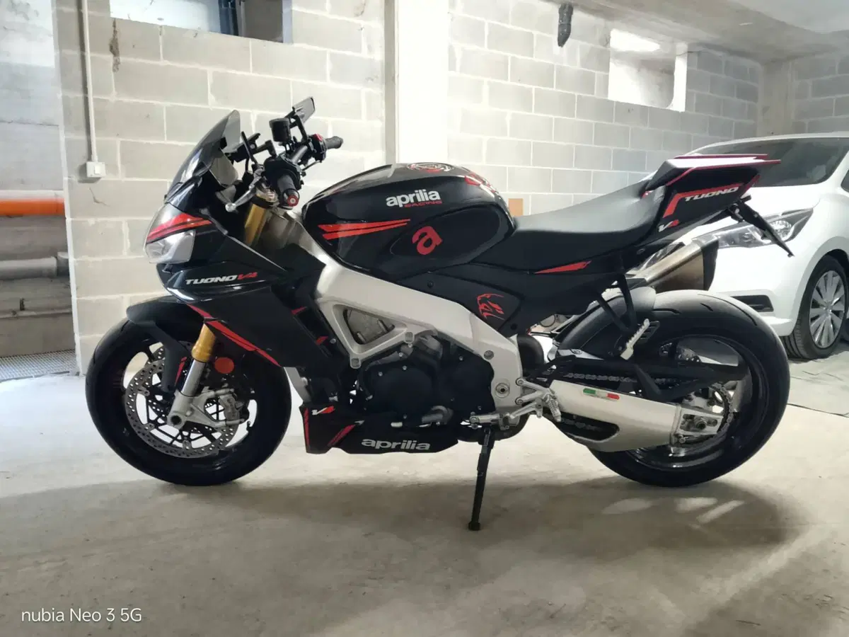 Aprilia Tuono V4 (2021 - 24) (2)