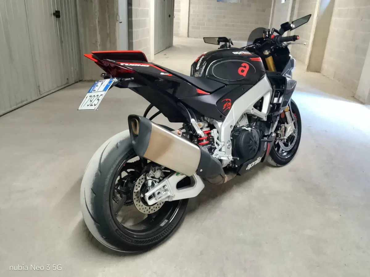 Aprilia Tuono V4 (2021 - 24) (4)