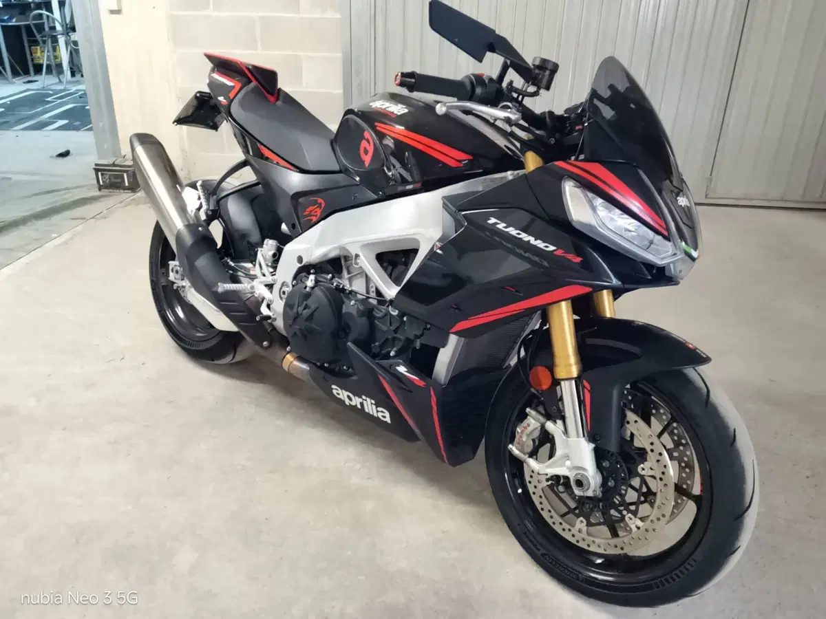 Aprilia Tuono V4 (2021 - 24) (5)