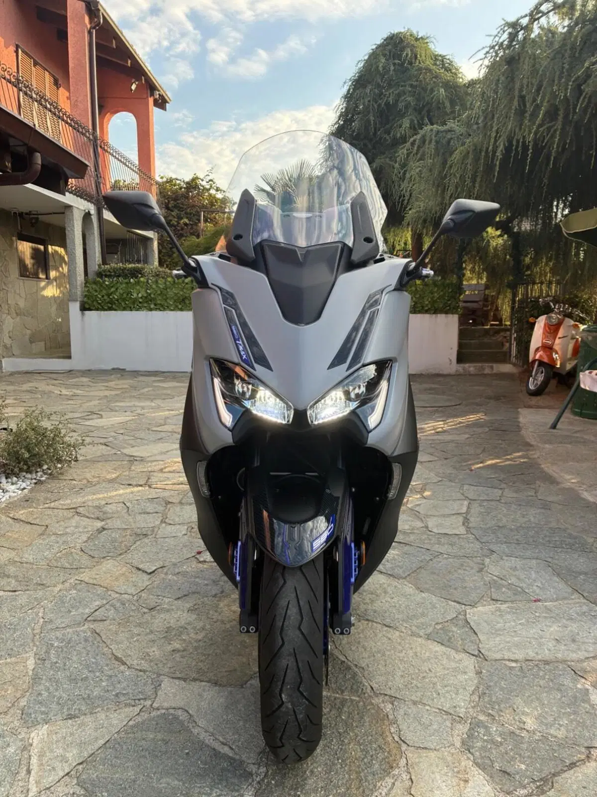 Yamaha T-Max 560 (2020 - 21) (2)