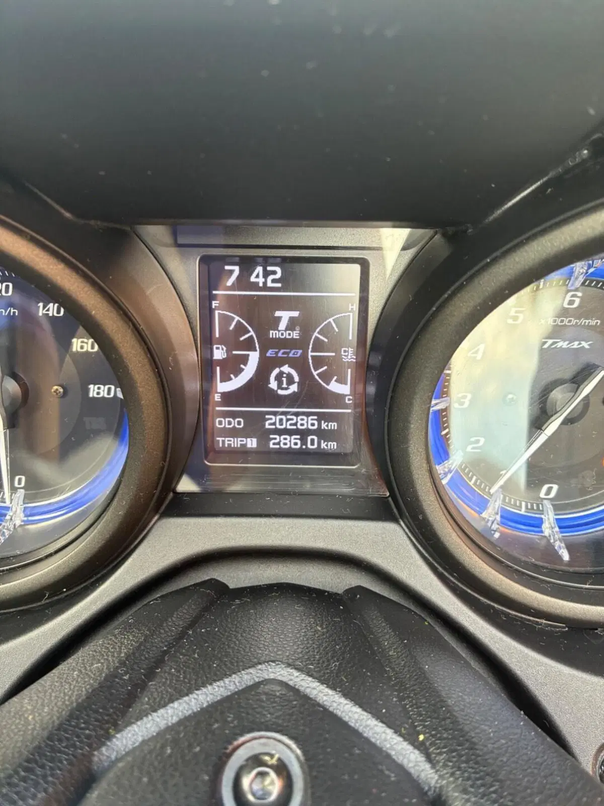 Yamaha T-Max 560 (2020 - 21) (6)