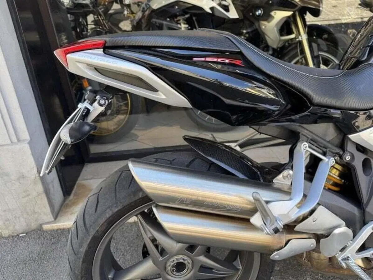 MV Agusta Brutale 990 R (2009 - 12) (4)