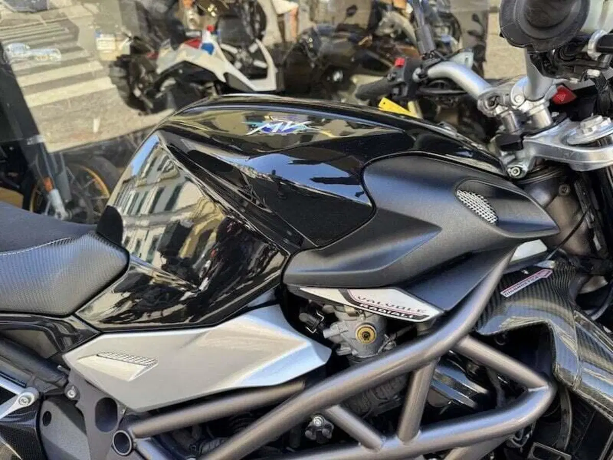 MV Agusta Brutale 990 R (2009 - 12) (13)