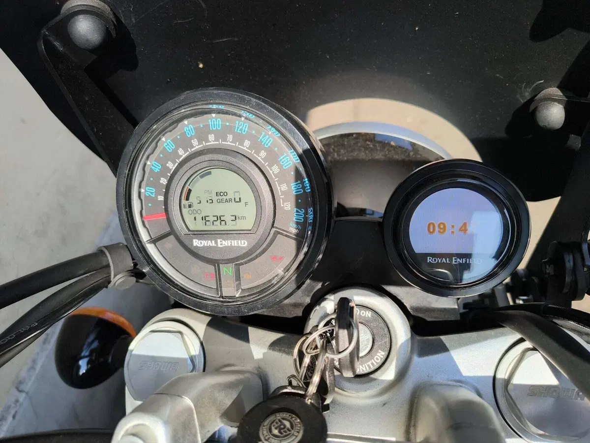 Royal Enfield Super Meteor 650 (2023 - 26) (2)