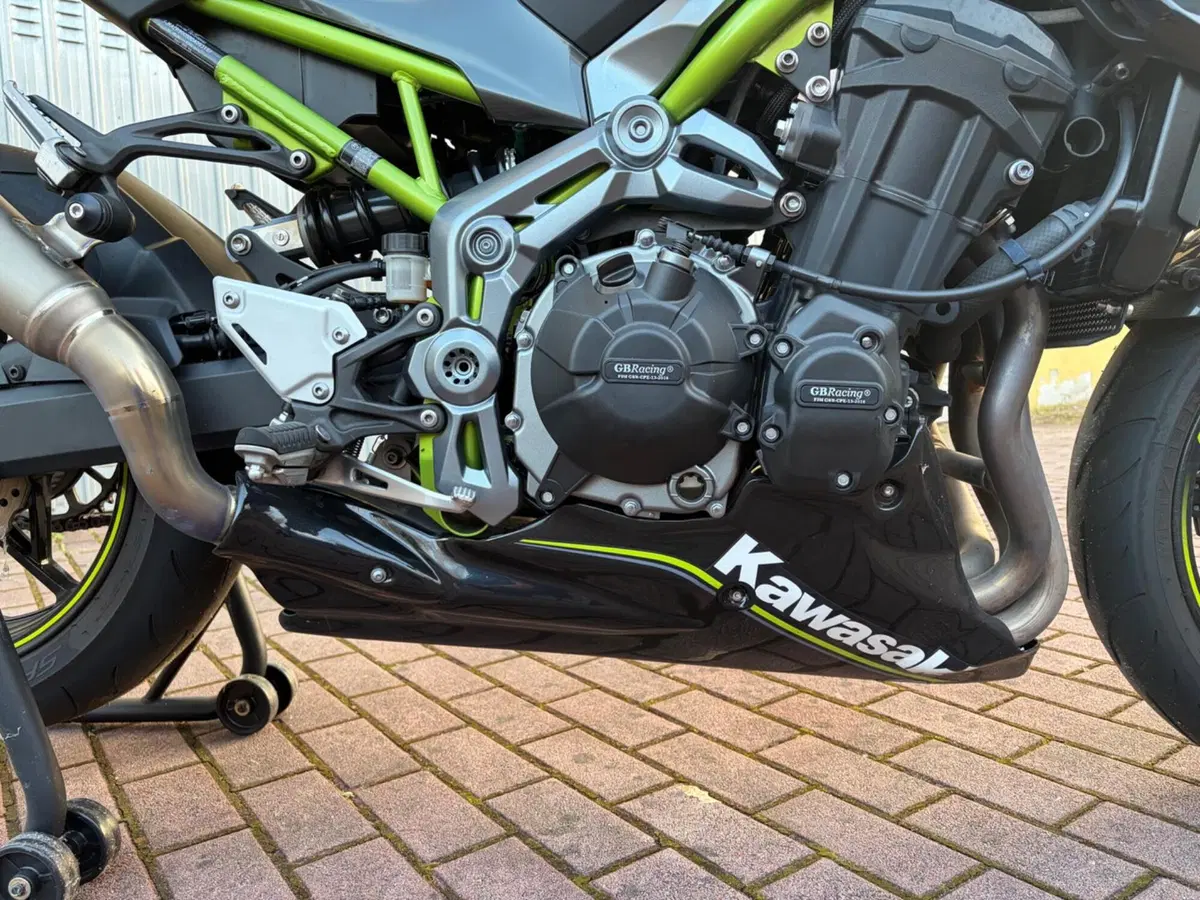 Kawasaki Z 900 (2017 - 18) (12)
