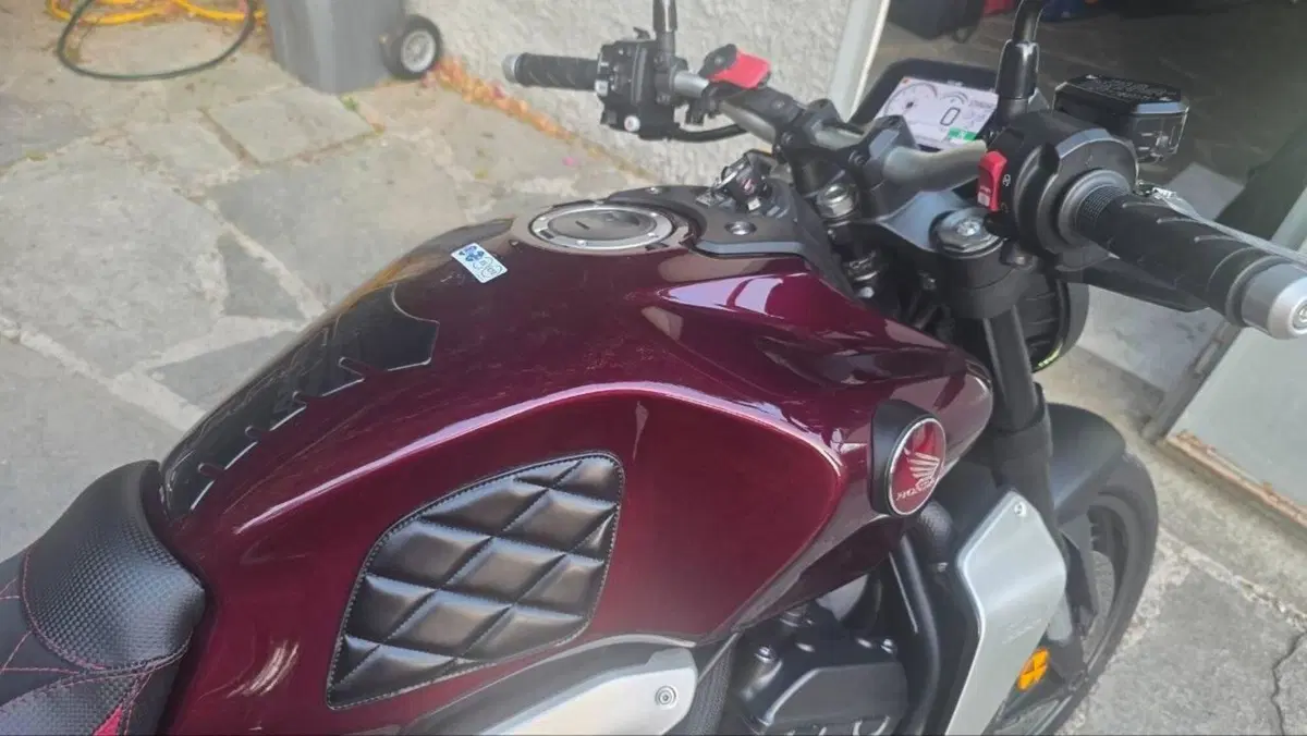 Honda CB 1000 R (2021 - 25) (8)