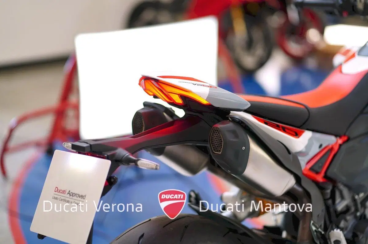 Ducati Hypermotard V2 SP (2026) (12)