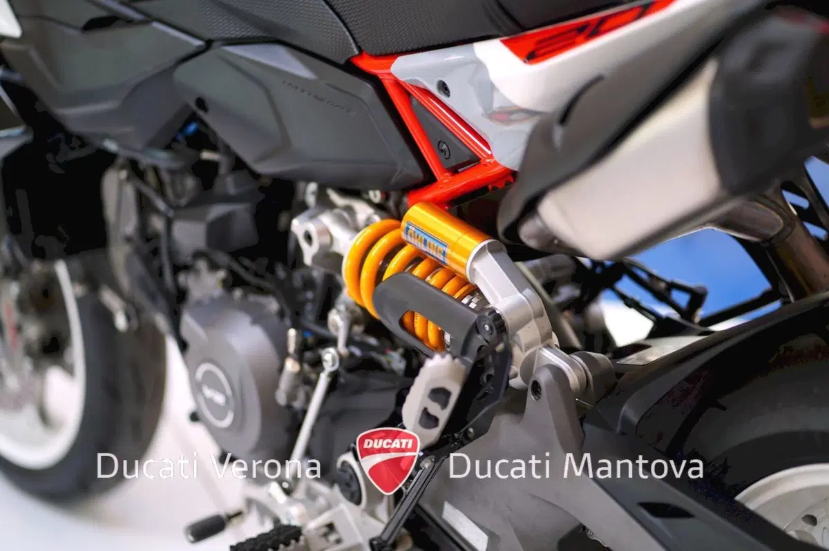 Ducati Hypermotard V2 SP (2026) (14)