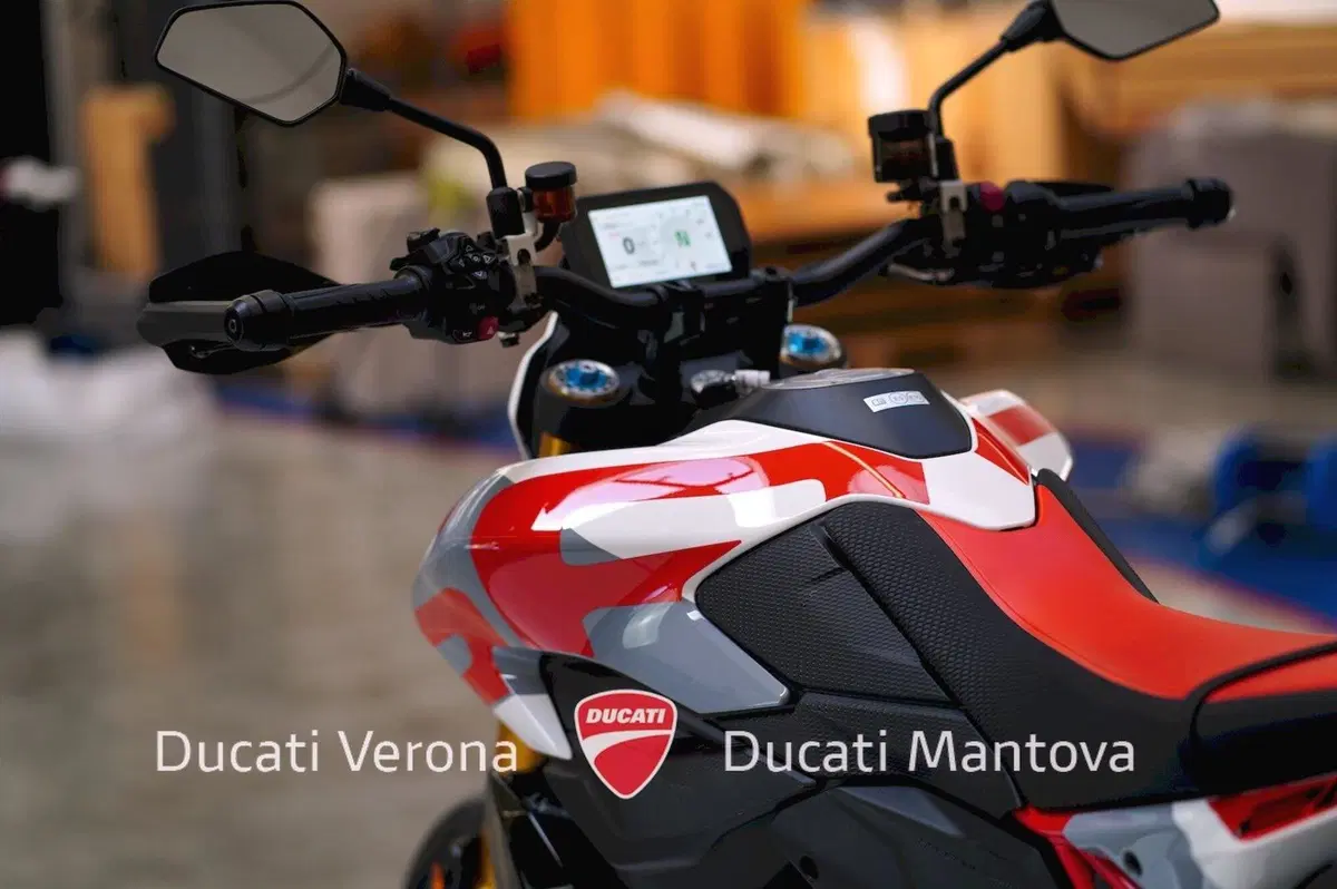 Ducati Hypermotard V2 SP (2026) (17)