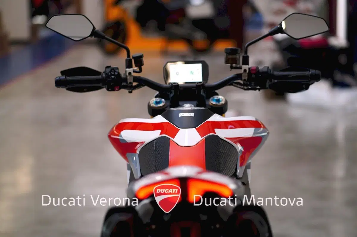 Ducati Hypermotard V2 SP (2026) (18)