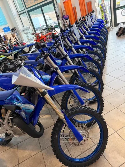 Yamaha YZ 125 (2027) usata