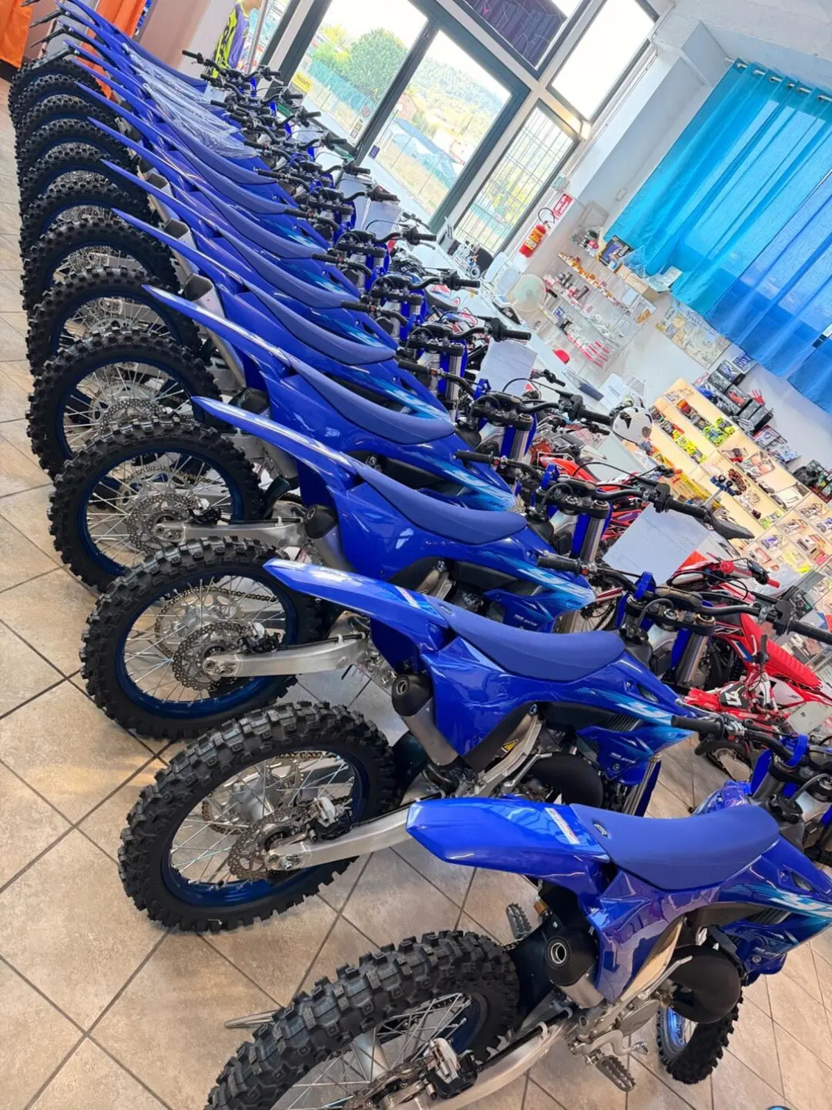 Yamaha YZ 125 (2027) (3)
