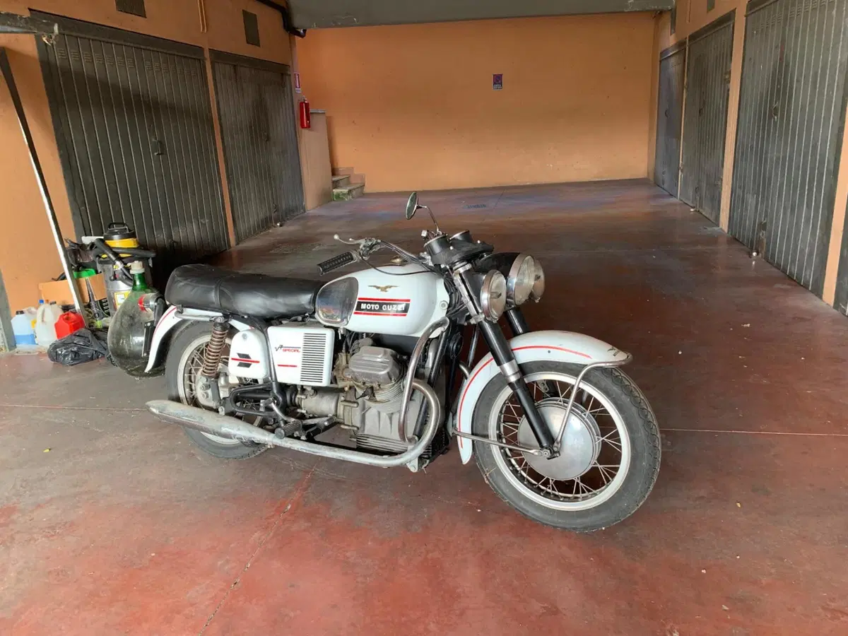 Moto Guzzi V7 special (7)