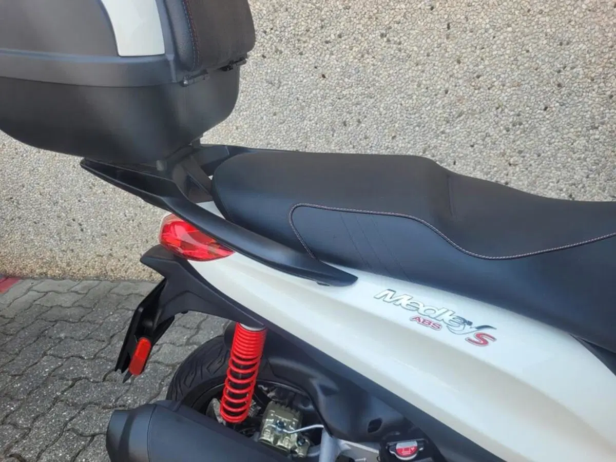 Piaggio Medley 125 S ABS (2021 - 24) (2)