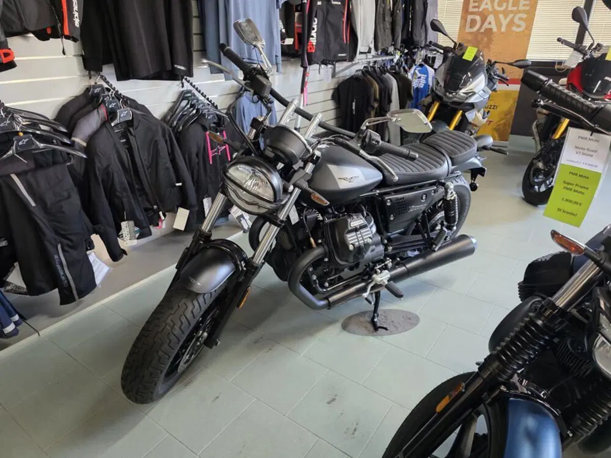 Moto Guzzi V9 Bobber (2021 - 25)