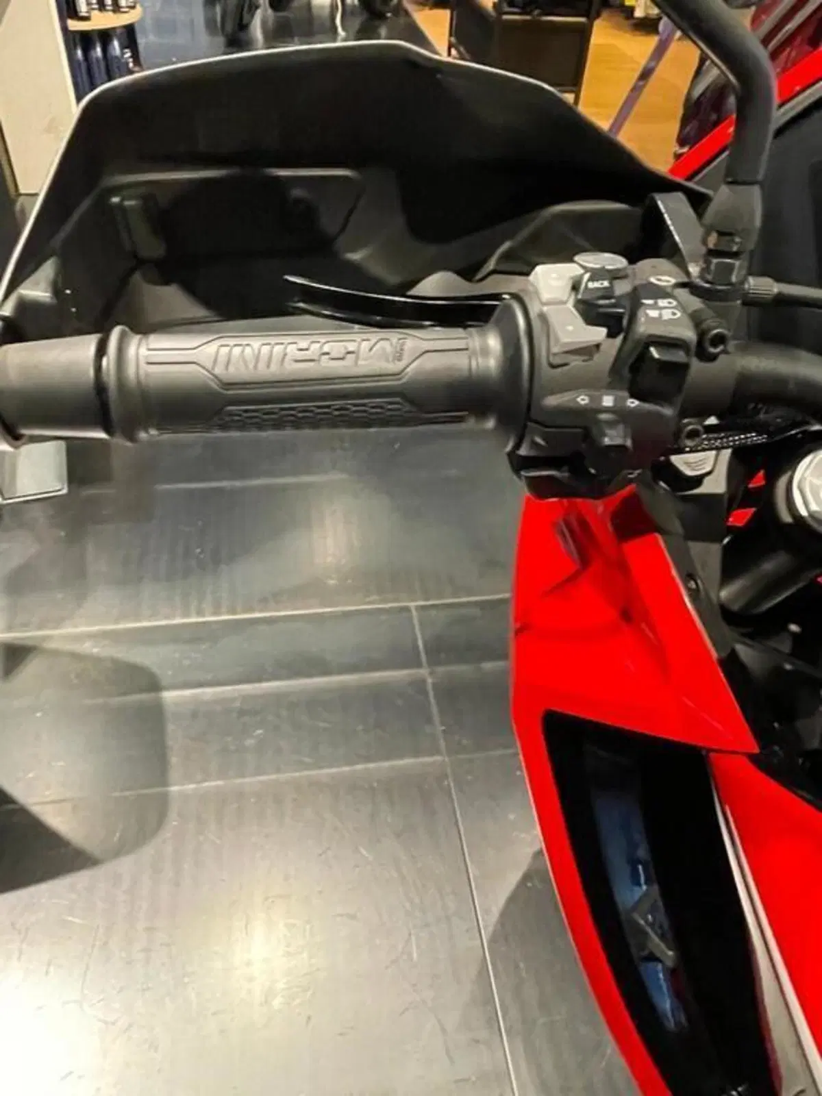 Moto Morini X-Cape 650 (2021 - 26) (3)